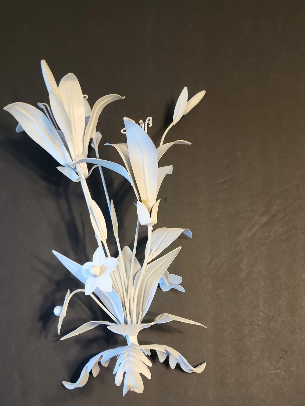 Unique White Metal Floral Bouquet With Leaves For Table /Bookshelf Accent